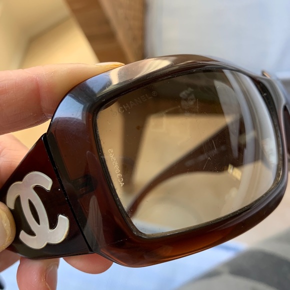Chanel sunglasses - Picture 5 of 6